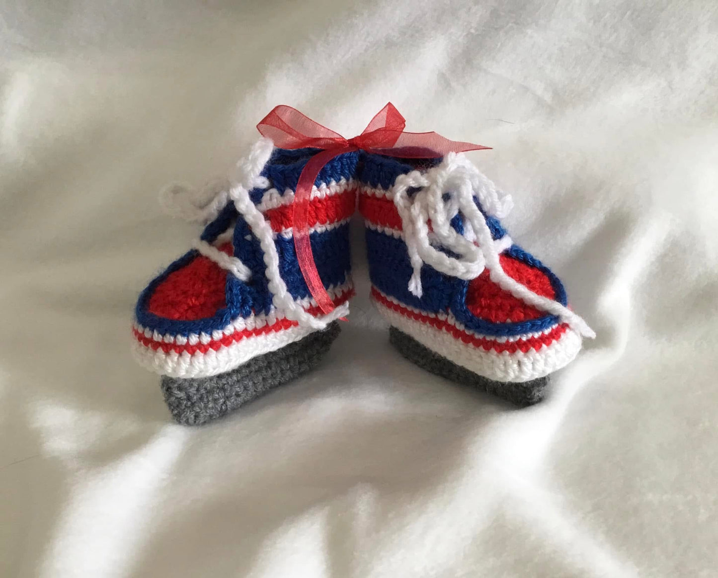 Team inspired crocheted hockey skates