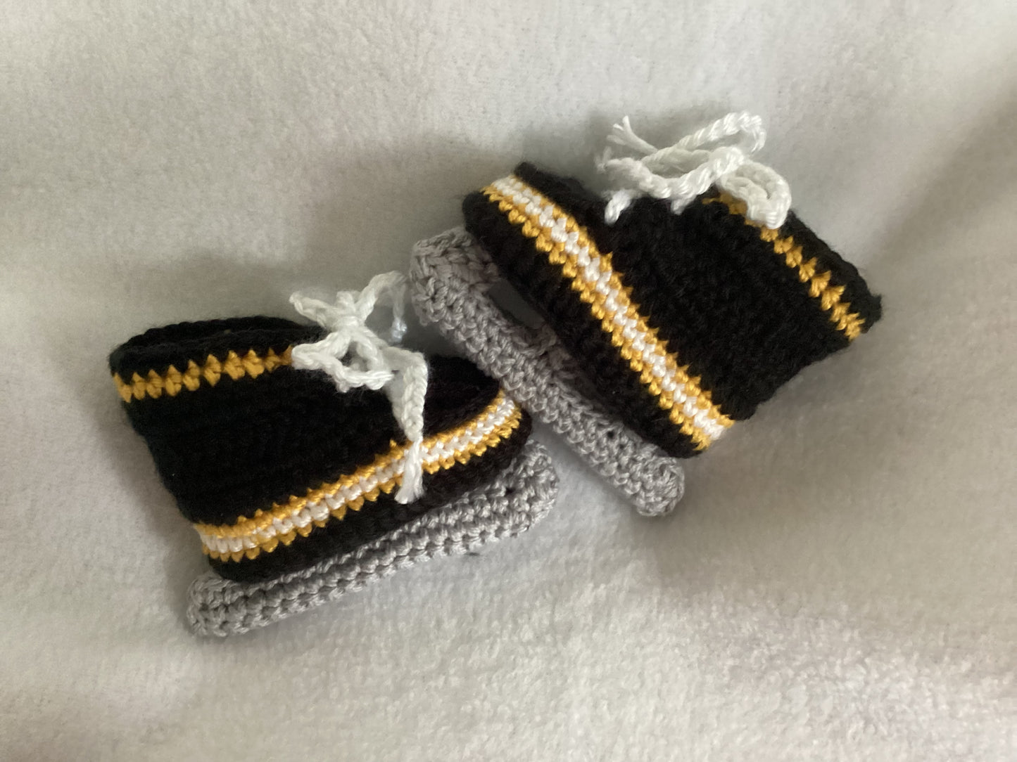 Team inspired crocheted hockey skates